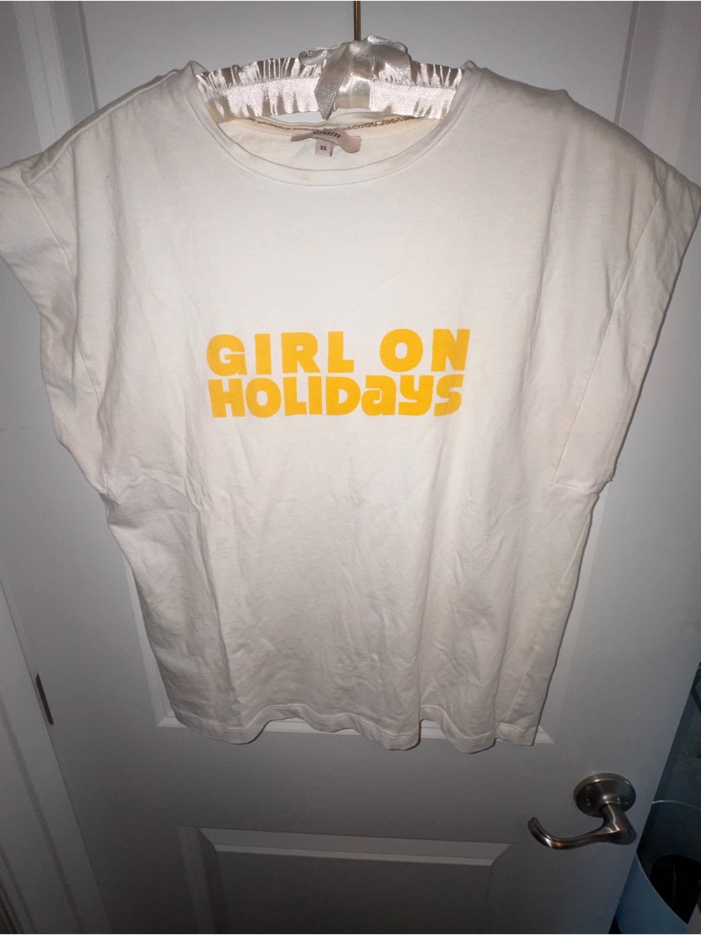 Etam "GIRL ON HOLIDAYS" Graphic Tee with Yellow Print from Paris